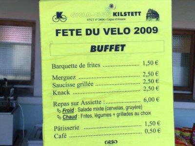 LA CYCLOTOURISTE ( Qu'est ce qu'on bouffe? ) LA CYCLOTOURISTE ( Qu'est ce qu'on bouffe? )