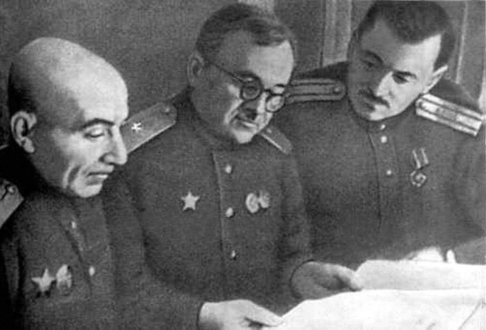 Les hymnes ont une histoire 2: l'hymne soviétique, puis russe. Les hymnes ont une histoire 2: l'hymne soviétique, puis russe.