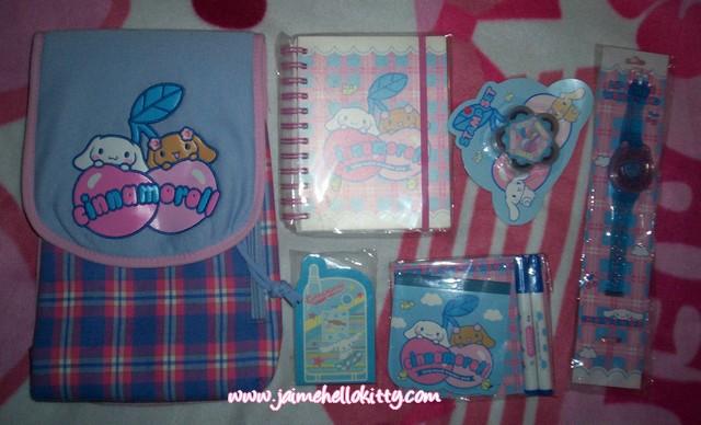 Oh .. un colis Hello kitty http://jaimehellokitty.cowblog.fr/images/Articlesimages/maria3.jpg