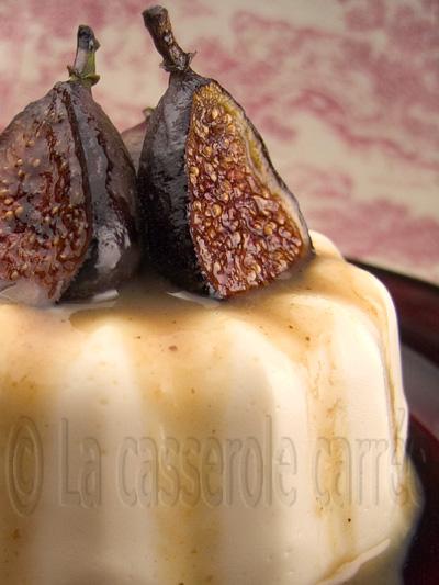 Panna cotta  épicées au miel, garnies de crème de marrons et de figues caramélisées au vinaigre balsamique