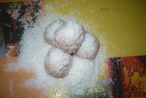 Boule de neige : petits gâteaux à la noix de coco