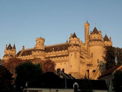 Pierrefonds et son château sans Merlin l'enchanteur