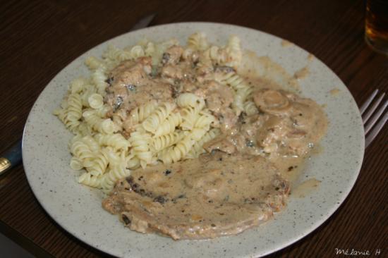 Rôti de porc au lait en cocotte.JPG Rôti de porc au lait, en cocotte