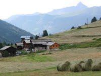 Randonnée dans les Hautes Alpes avec bâtons de Marche Nordique
