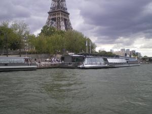 La traversée de  Paris sur le DYMPHNA