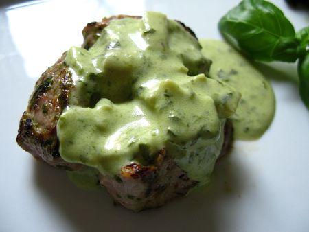 Filet mignon, sauce au pesto d'ail des ours, risoni et épinards IMG_4209