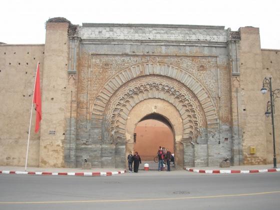 Porte gigantesque à Marrakech