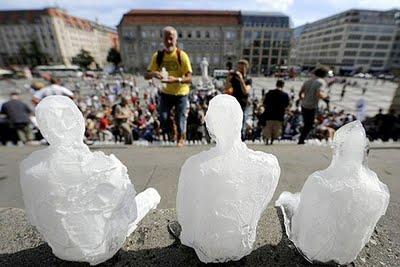 WWF // 1000 hommes de glace qui se réchauffent WWF // 1000 hommes de glace qui se réchauffent