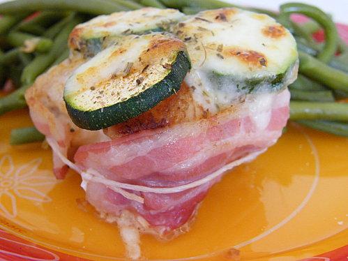 Tournedos de dinde lardés, à la courgette et mozzarella