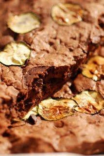 Mon petit marché du samedi matin, et moelleux au chocolat et courgette au retour. Mon petit marché du samedi matin, et moelleux au chocolat et courgette au retour.