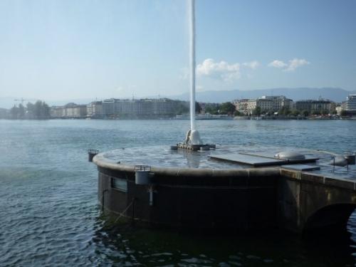 Le Jet d'eau en 30 jours (mois de septembre) 9535_1170282710172_1621127854_474806_2758946_n.jpg