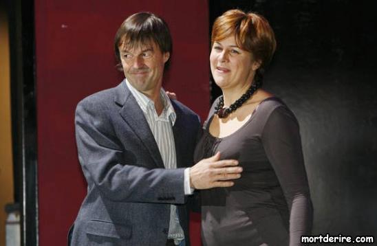 Après le hublot d’ Arthus B; voici le Hulot du “suicidons nous ensemble”! http://www.mortderire.com/_fun/images/nicolas-hulot-au-sein-de-l-ecologie.jpg