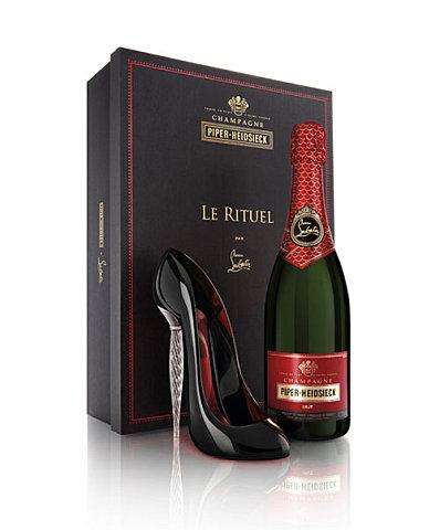 Christian Louboutin, les bulles et l'aiguille