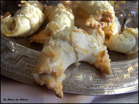 Tcharek el aryane, petits croissants aux amandes ( pâtisserie algérienne ) Tcharek3