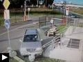 Videos insolites: Burnout raté en Dodge Srt10 + Attention a la sortie du parking