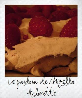 Le pavlova de Nigella au chocolat, framboise et crème fouetté