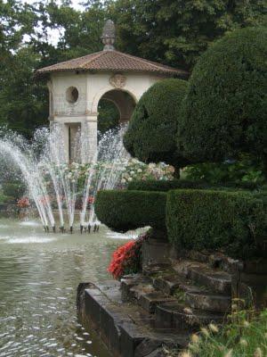 La villa Arnaga  d ' Edmond Rostand à Combo  les  bains
