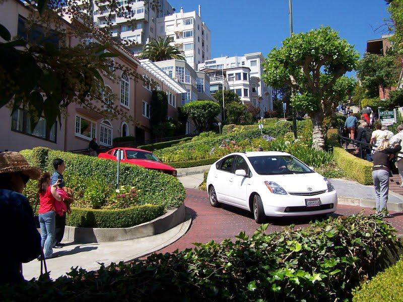 Lombard Street, la route la plus sinueuse des États-Unis