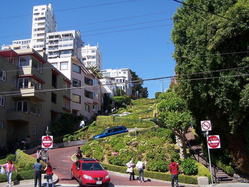 Lombard Street, la route la plus sinueuse des États-Unis