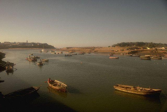 Estuaire du Bou regreg et sortie vers ocean atlantique.jpg Estuaire du Bou regreg et sortie vers ocean atlantique.jpg