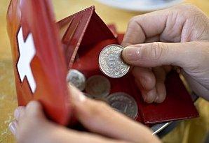 Pourquoi la Suisse s'en sort-elle mieux que la France ? Pourquoi la Suisse s'en sort-elle mieux que la France ?