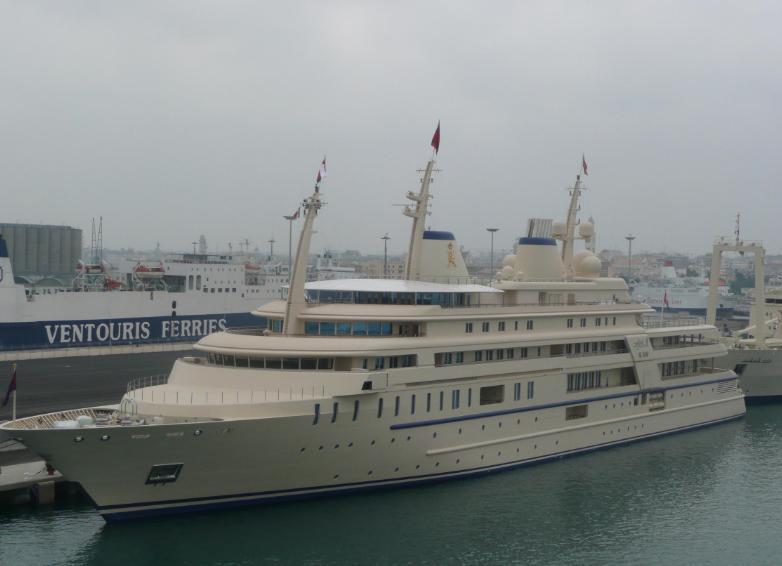 Al Said, un des plus grands yachts du monde