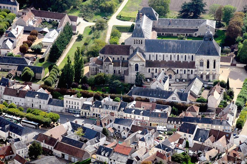 Aérodrome de Saint Denis de l'Hotel...j'ai gardé mes yeux d'enfants pour voir voler les avions