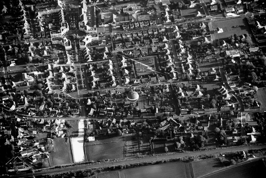 Aérodrome de Saint Denis de l'Hotel...j'ai gardé mes yeux d'enfants pour voir voler les avions