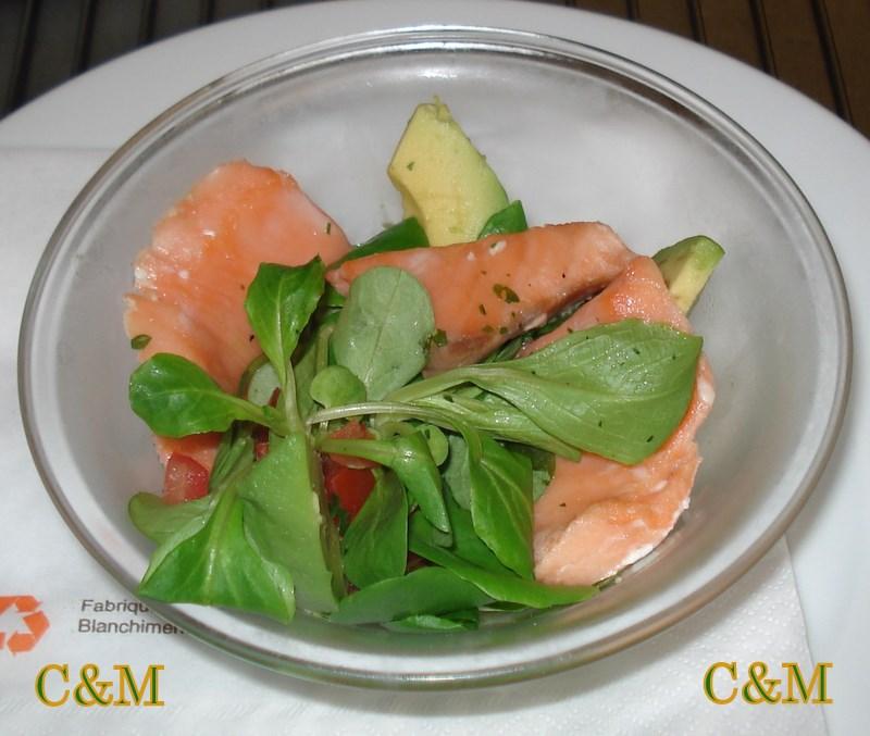 Salade mache saumon avocat
