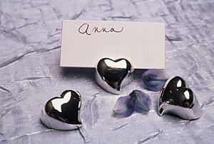 Des marques places pour une décoration de mariage ou bien pour une occasion amoureuse