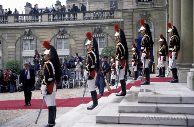 garde-republicaine-elysee.1255613016.jpg