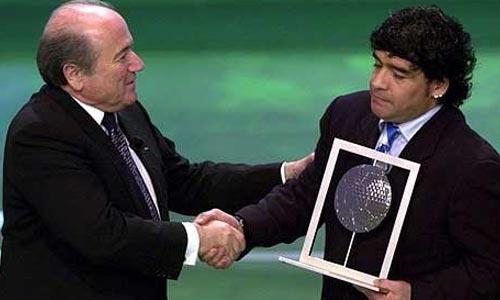 Maradona insulte la fifa