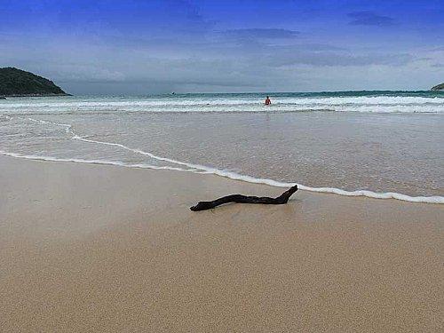 Phuket: La plage de Nai Harn Beach