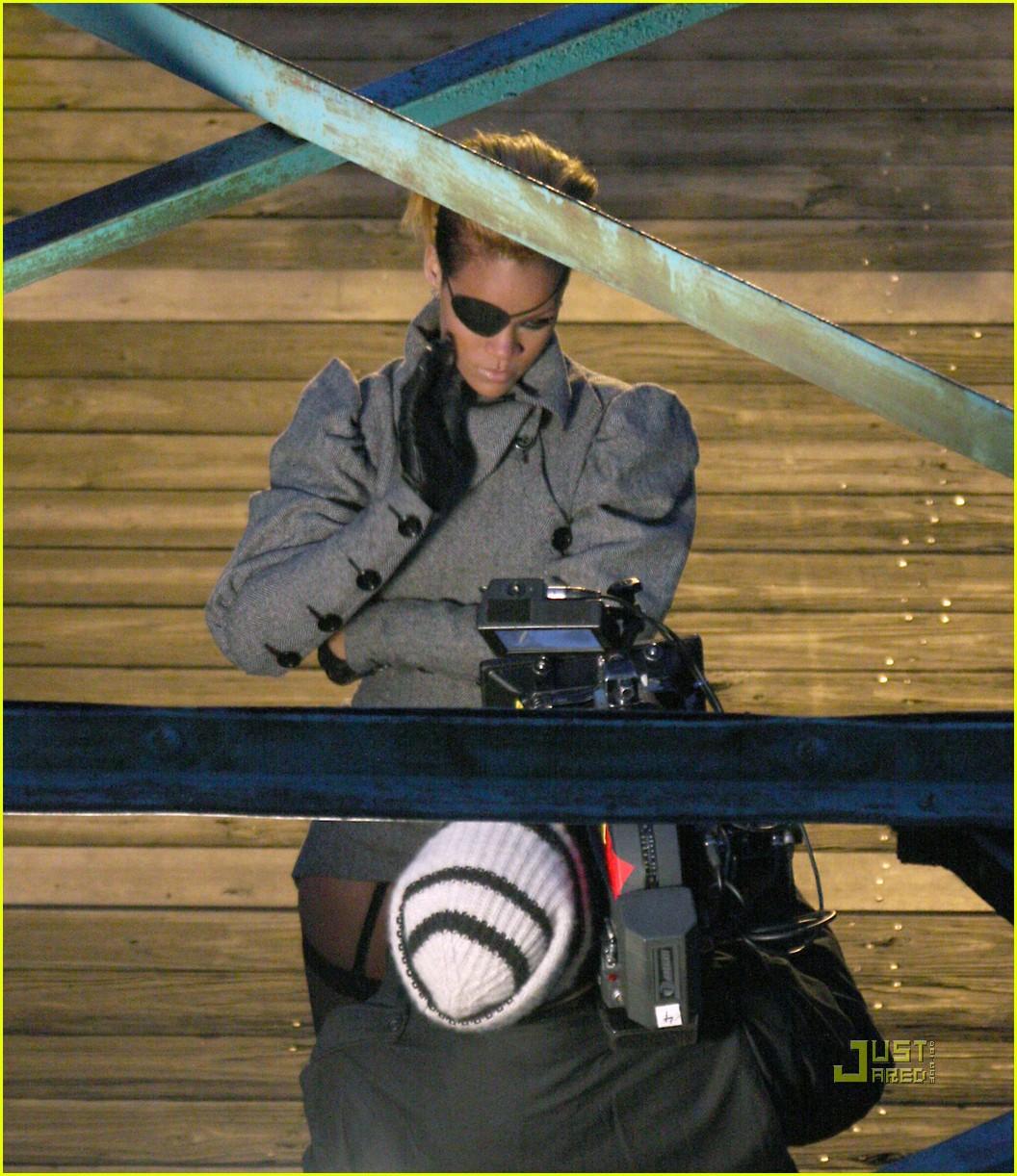 Rihanna - The wait is Ova  (D'autres photos sur le tournage du clip)