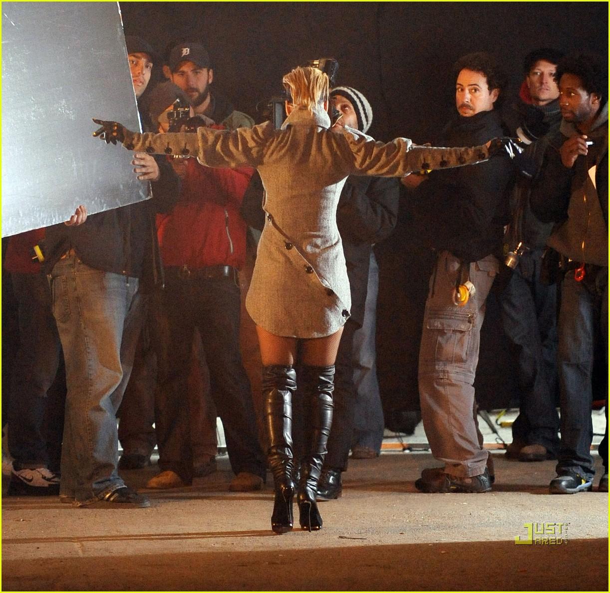 Rihanna - The wait is Ova  (D'autres photos sur le tournage du clip)