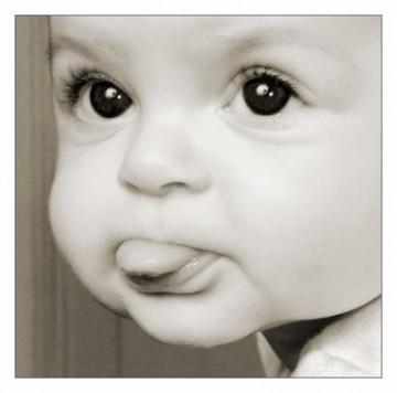 photo-bebe-tire-langue-L-1.jpeg