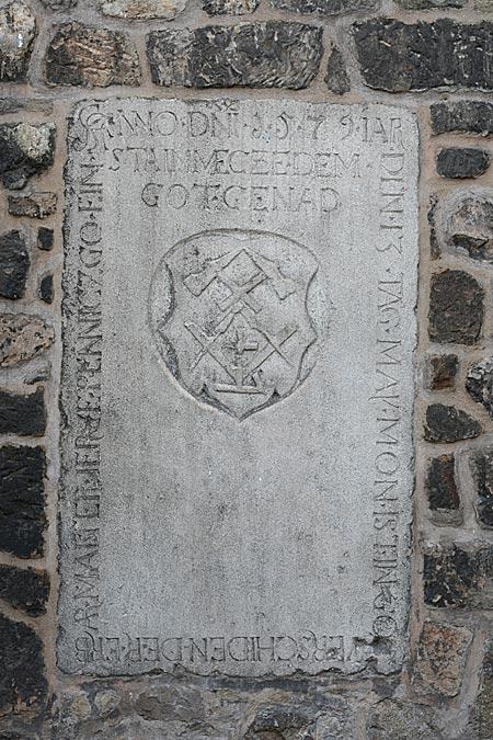 La pierre tombale d'un Compagnon tailleur de pierre germanique à Brno (République Tchèque)