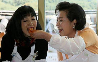 La première dame de Corée du Sud assiste à un concours de bibimpap La première dame de Corée du Sud assiste à un concours de bibimpap