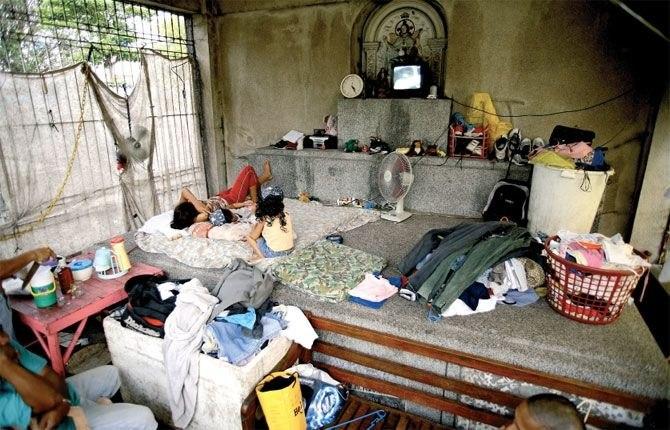 Vivants parmi les morts Vivants parmi les morts