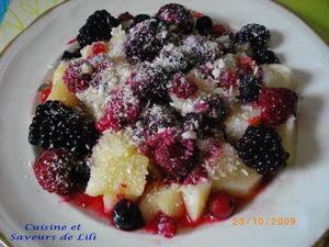 Soupe de fruits au parfum des Iles poire_et_fruits_rouge_au_sirop_de_vanille_et_coco_2