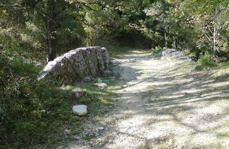 Les deux ponts « à coquille » de Lourmarin et de Bonnieux (84) Les deux ponts « à coquille » de Lourmarin et de Bonnieux (84)
