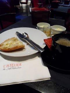 N'y tenant plus... N'y tenant plus...