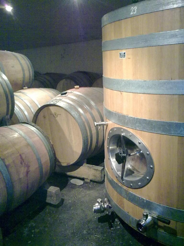 Cuve tronconique et fûts de chêne Cuve tronconique et fûts de chêne