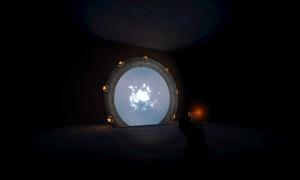 La Dark Chamber, une pièce sombre de gm_construct, abrite aussi sa propre porte, de modèle SG1