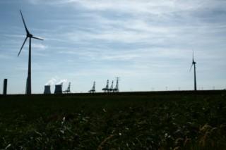 Héoliennes, Centrales et Réverbères /  Héoliennes, Nuclear Power and Street lights