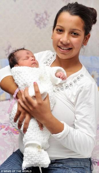 plus-jeune-maman-en-bulgarie-2-345x600 plus-jeune-maman-en-bulgarie-2-345x600