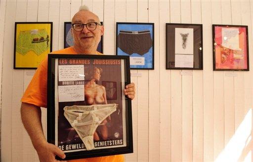 Le musée du slip ouvre à Paris ! Même Christophe Girard expose le sien.... Le musée du slip ouvre à Paris ! Même Christophe Girard expose le sien....
