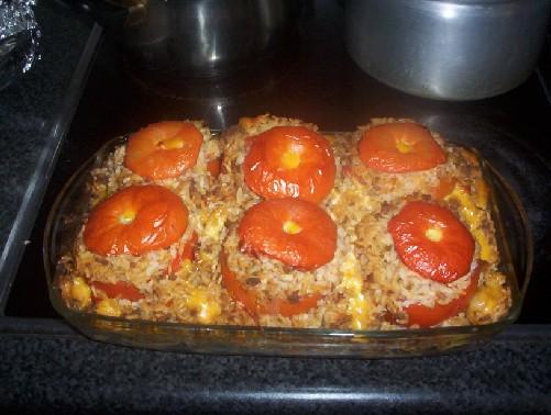 Gratin de tomates farcies sur un lit de PDT