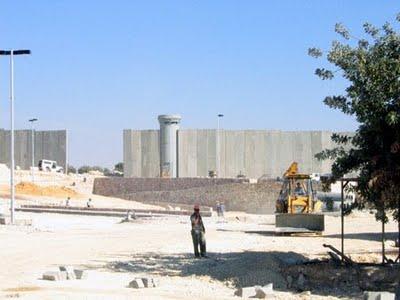 Le mur de Berlin tombe celui d'Israël?