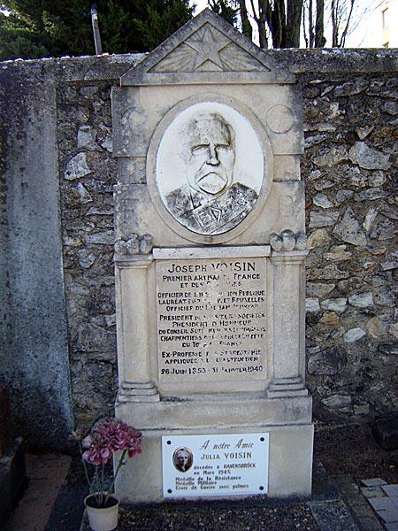 La tombe de Joseph Voisin, Compagnon charpentier D.D.D.L., à Tours (37)
